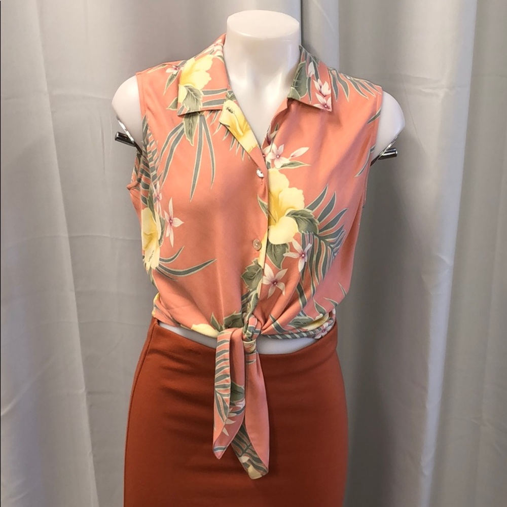 Tommy Bahamas tropical Button up blouse